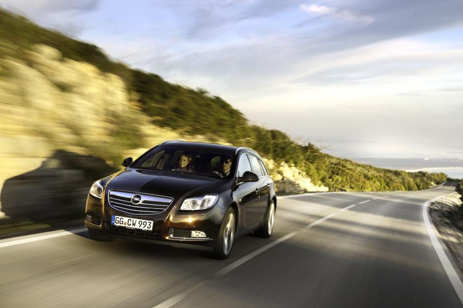  Opel Insignia Sports Tourer BiTurbo CDTI 2012 года  (фото 19 из 23)